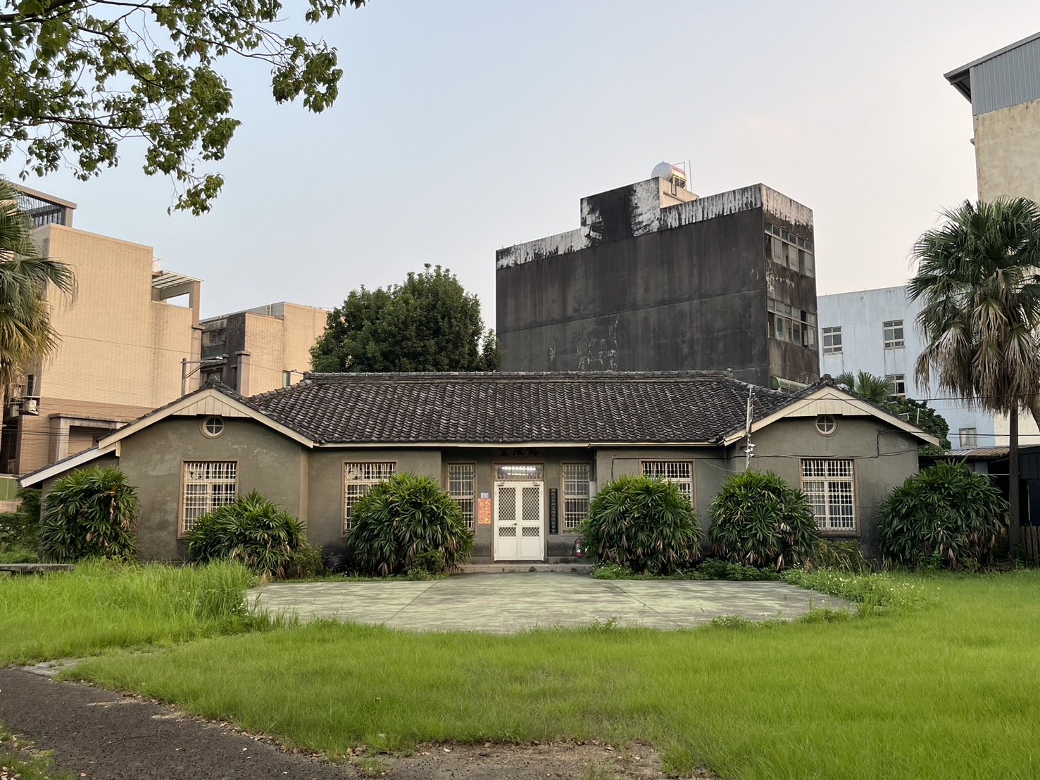 邱家公廳餘慶堂主建物