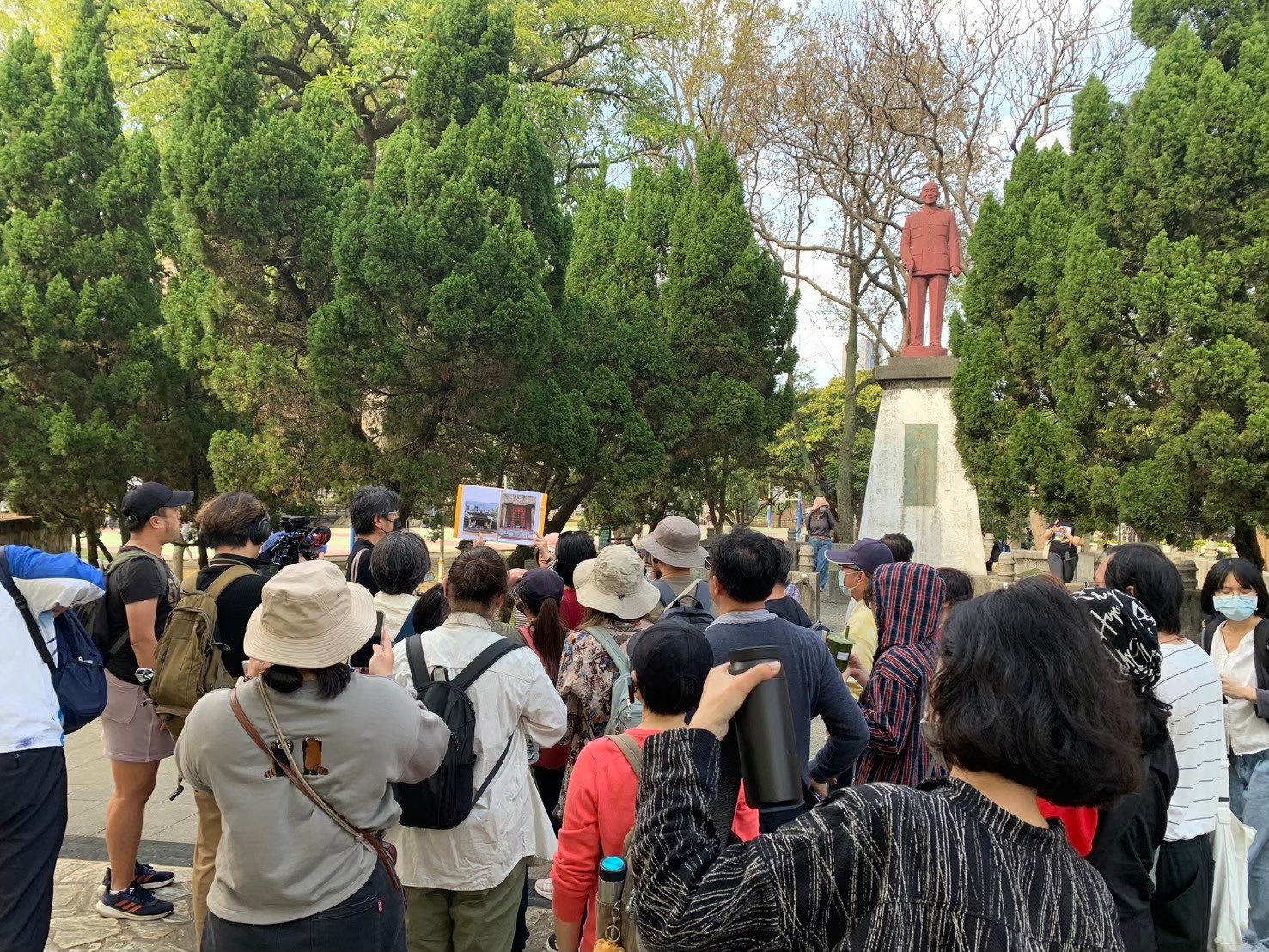 中正公園內的蔣介石銅像